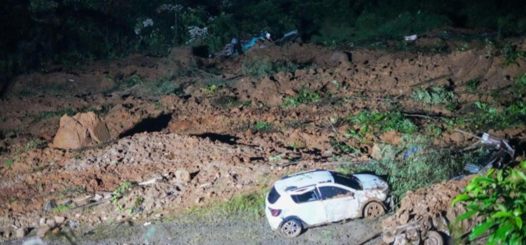 Kolombiya'da toprak kayması