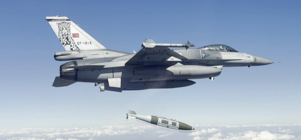 Irak ve Suriye'nin kuzeyine hava harekatı